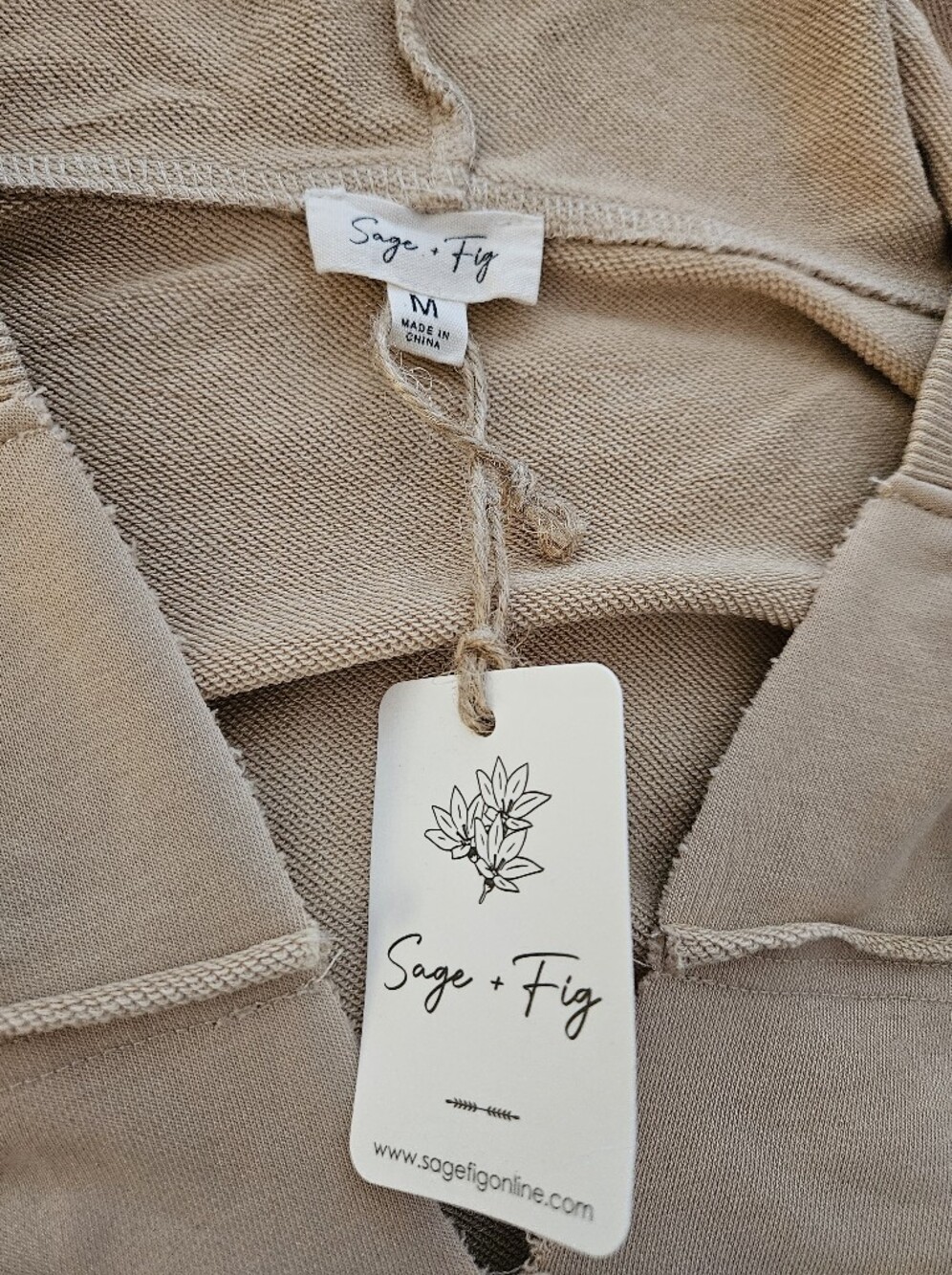 NWT Sage & Fig Beige Flower-Appliqué Hoodie with Drawstring - Picture 4 of 6